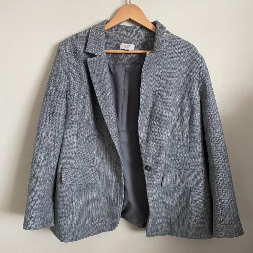 LOFT PLUS BLAZER- GRAY- SIZE 18